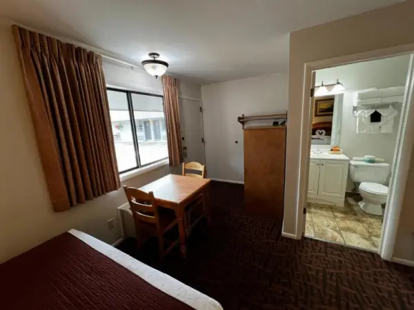 Alpine Motel 10
